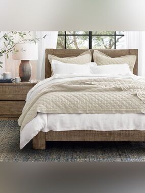 Pottery Barn Twin Quilt 172” x 218” Linen Beige Comforter